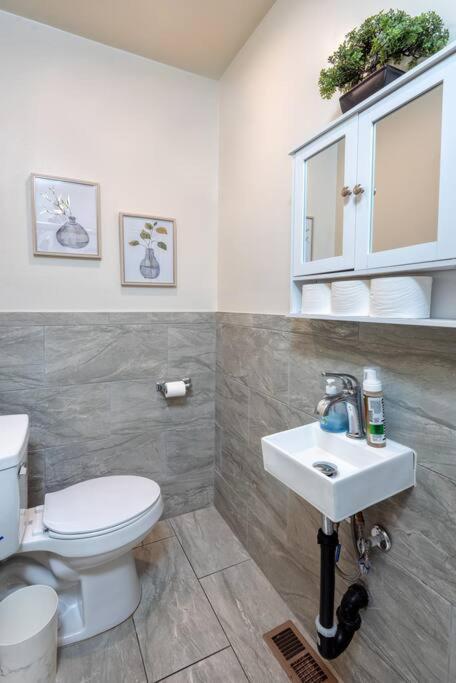 Chic And Spacious 3Br Gem In Central La ロサンゼルス エクステリア 写真