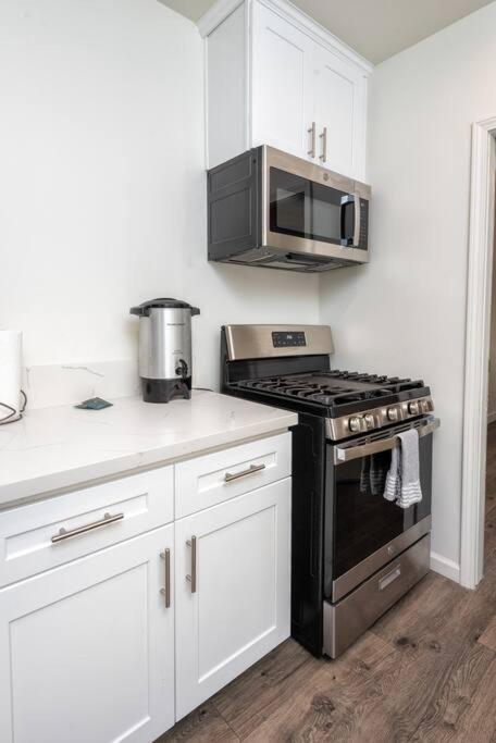 Chic And Spacious 3Br Gem In Central La ロサンゼルス エクステリア 写真